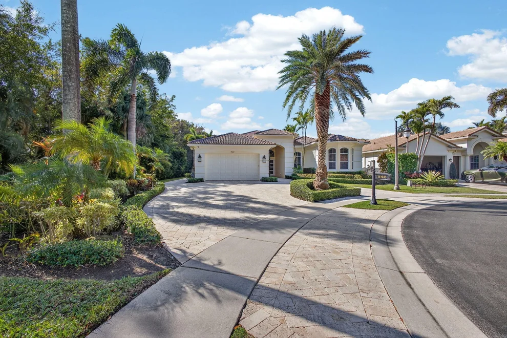 Unit for sale at 542 Les Jardin Drive, Palm Beach Gardens, FL 33410