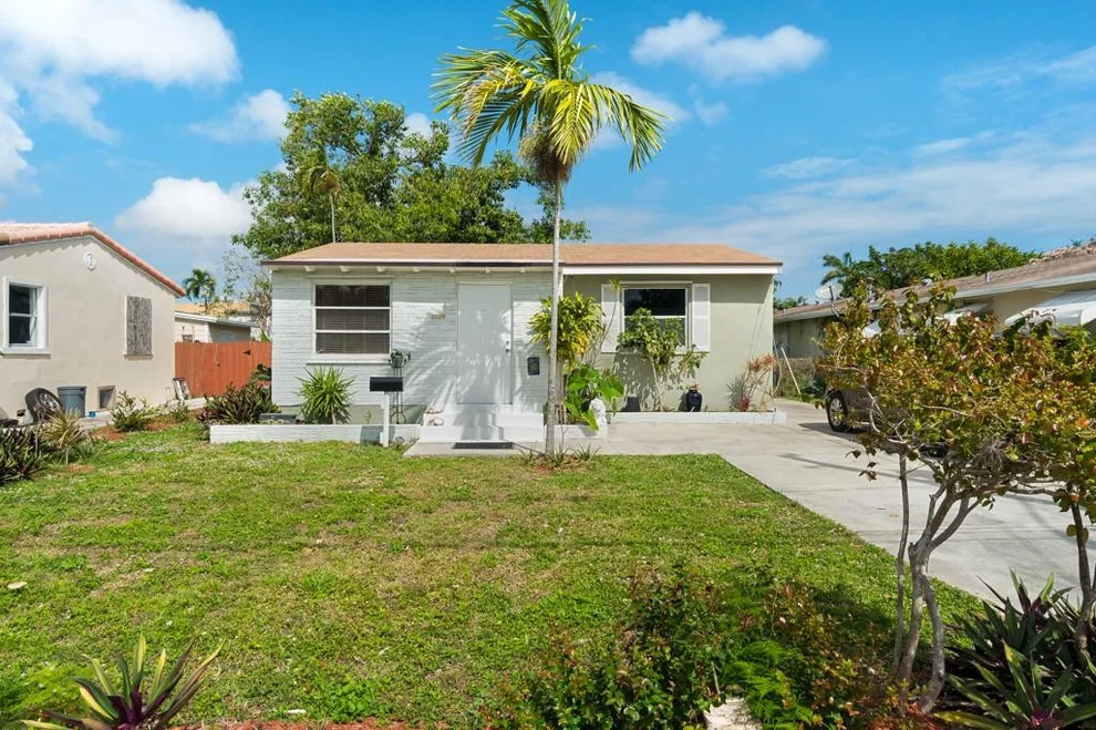 Unit for sale at 2229 Grant Street, Hollywood, FL 33020