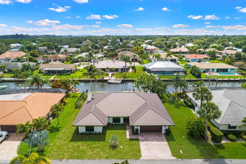 Unit for sale at 8896 SE Harbor Island Way, Hobe Sound, FL 33455