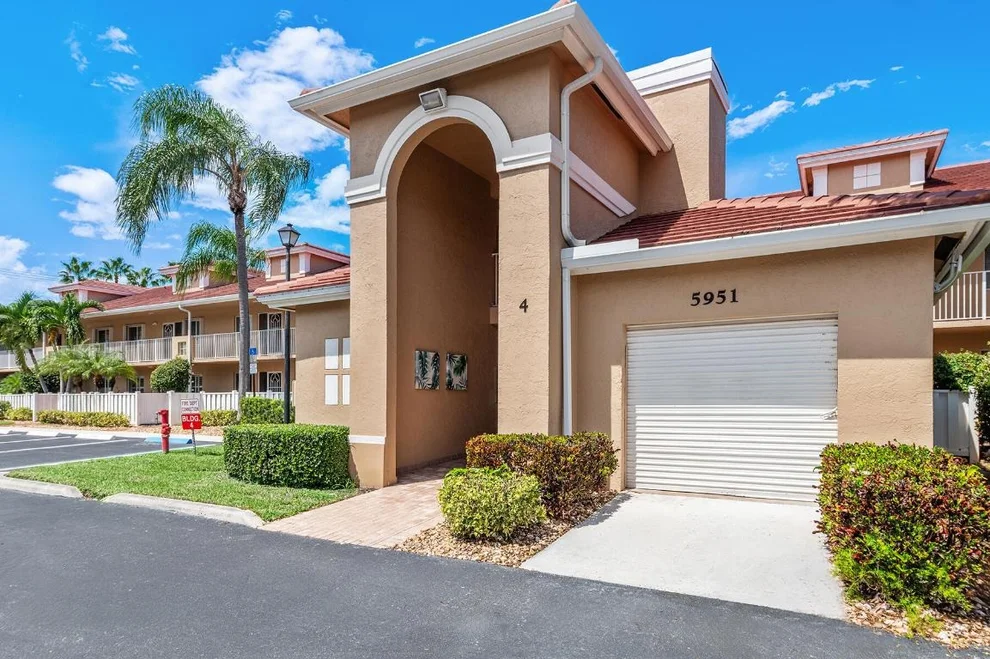 Unit for sale at 5951 Regal Glen Drive, Boynton Beach, FL 33437