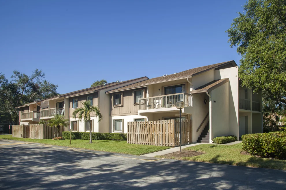 Unit for sale at 3402 Gardens East Drive, Palm Beach Gardens, FL 33410