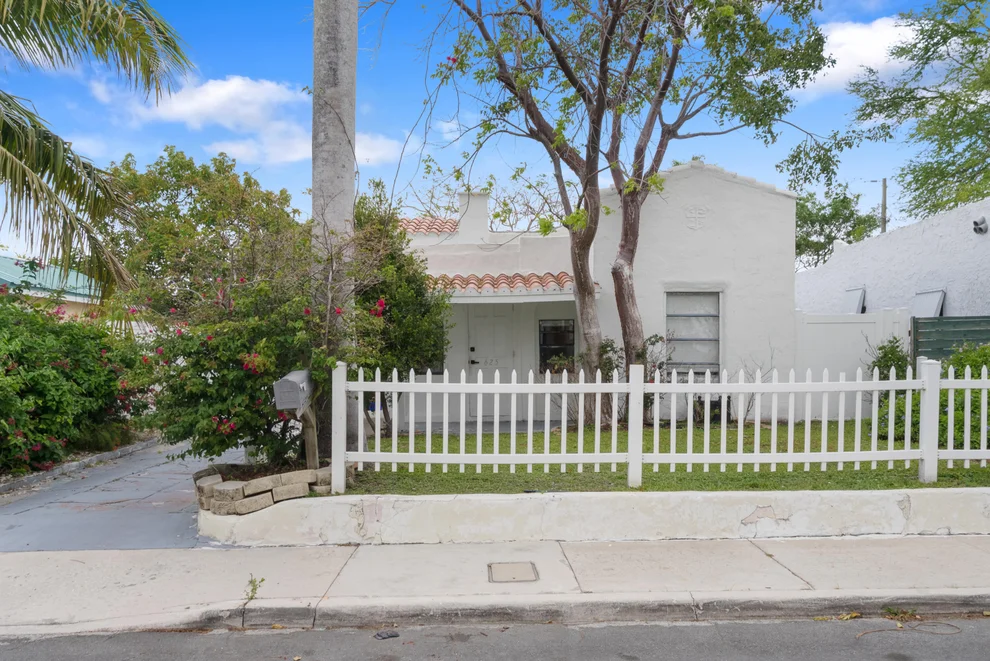 Unit for sale at 625 Selkirk Street, West Palm Beach, FL 33405