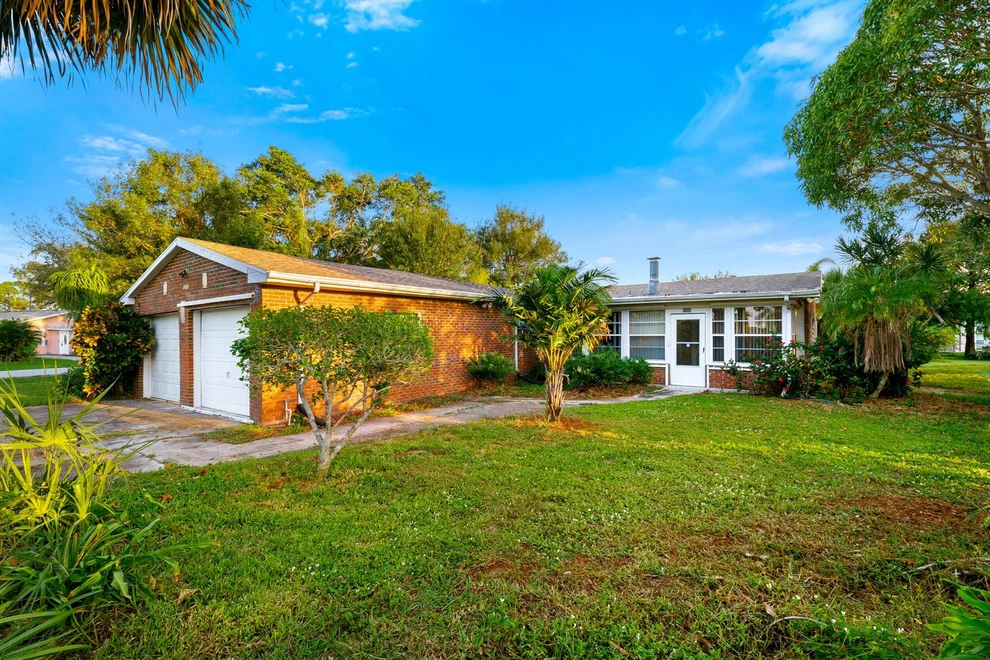 Unit for sale at 4900 Palm Drive, Fort Pierce, FL 34982