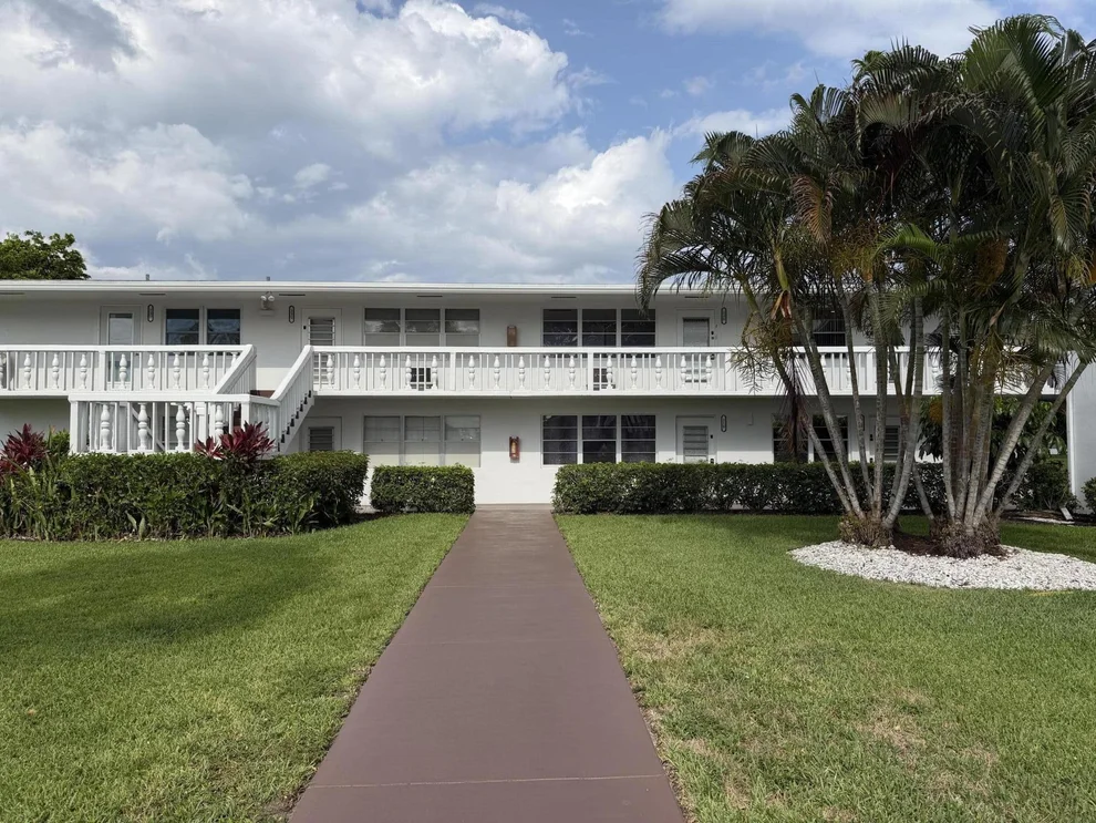 Unit for sale at 229 E Durham E, Deerfield Beach, FL 33442