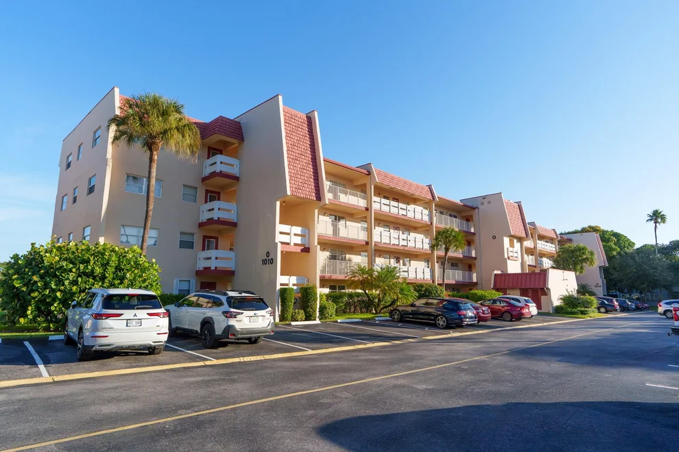 Unit for sale at 1010 Country Club Drive, Margate, FL 33063