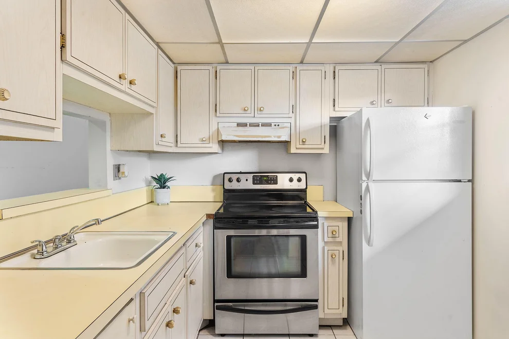 Unit for sale at 5011 W Oakland Park Boulevard, Lauderdale Lakes, FL 33313
