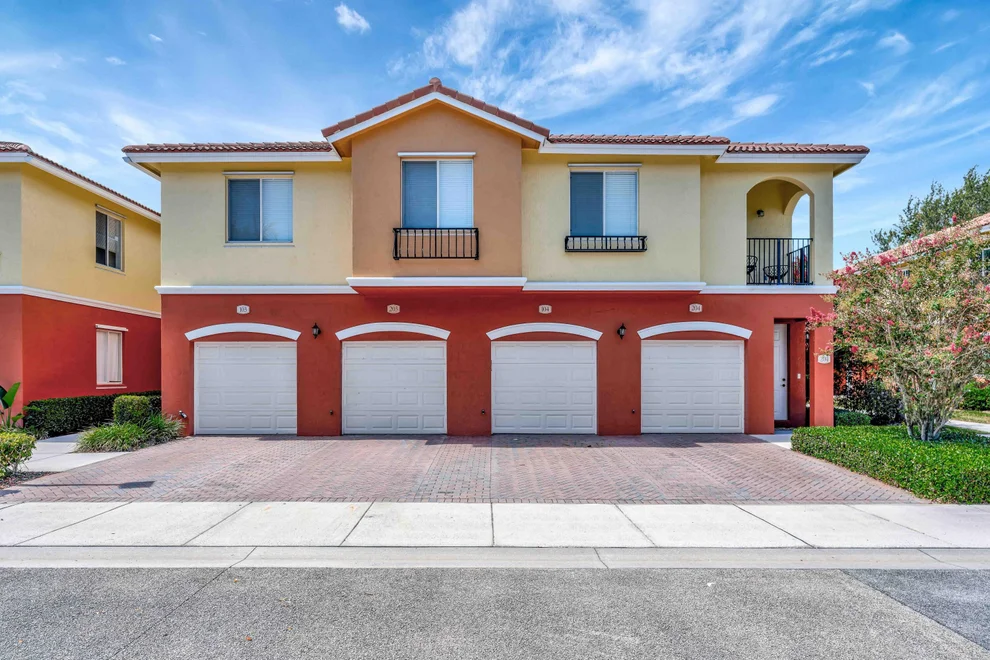 Unit for sale at 40 SE Sedona Circle, Stuart, FL 34994