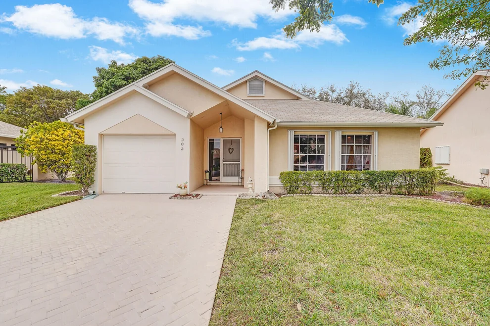 Unit for sale at 262 W Moccasin Trail W, Jupiter, FL 33458