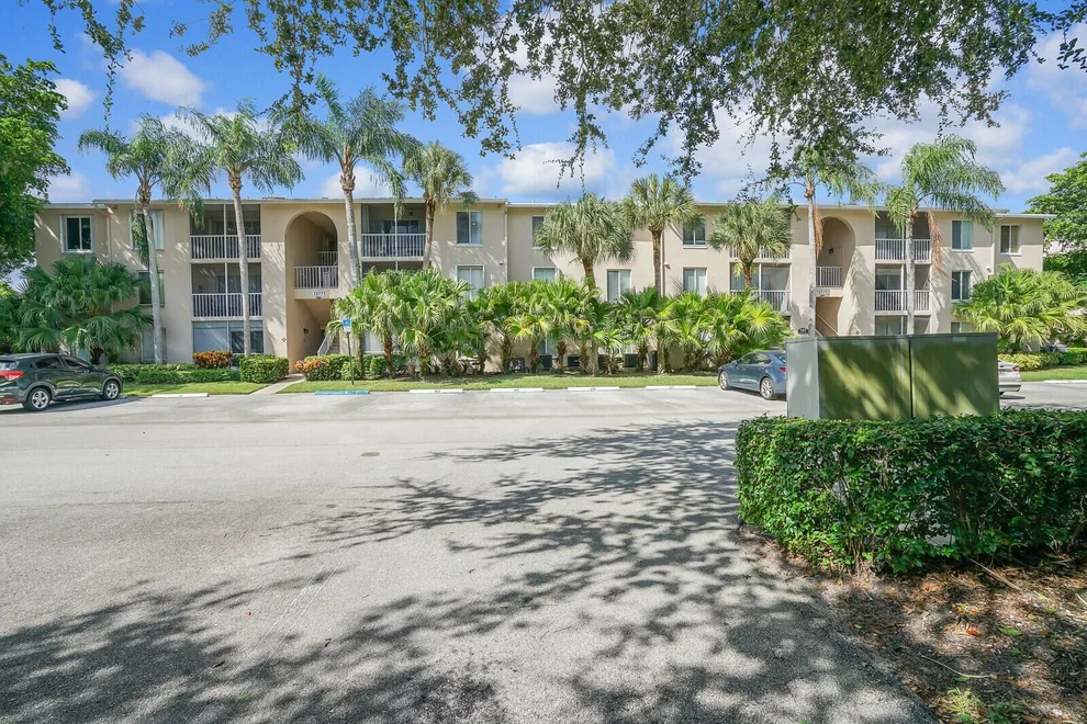 Unit for sale at 13771 Oneida Drive, Delray Beach, FL 33446