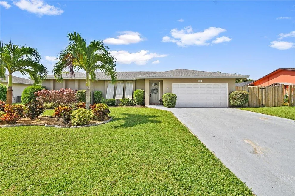 Unit for sale at 104 Oriole Court, Royal Palm Beach, FL 33411