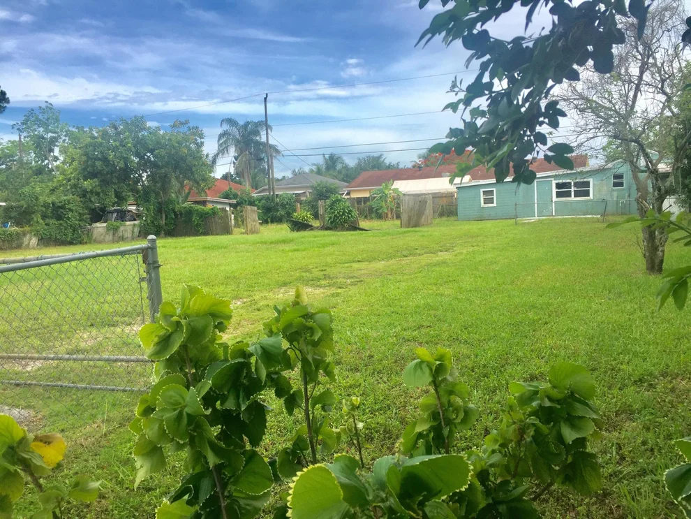 Unit for sale at 4144 Dale Road, Palm Springs, FL 33406