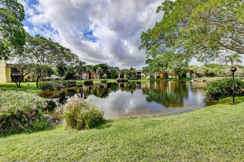 Unit for sale at 854 SW 9th Street Circle, Boca Raton, FL 33486