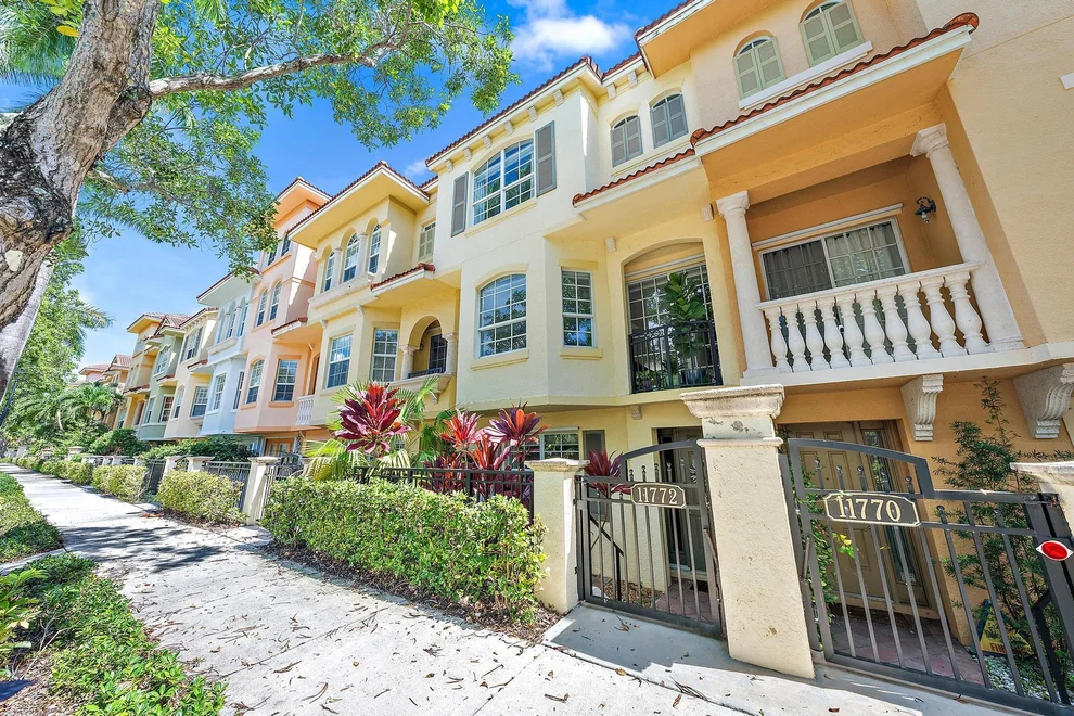 Unit for sale at 11772 Valencia Gardens Avenue, Palm Beach Gardens, FL 33410