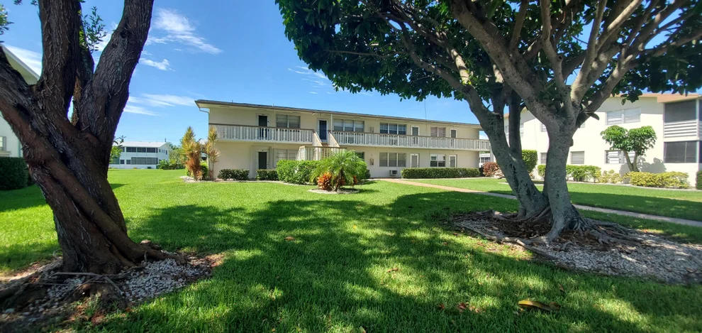 Unit for sale at 206 Windsor I, West Palm Beach, FL 33417