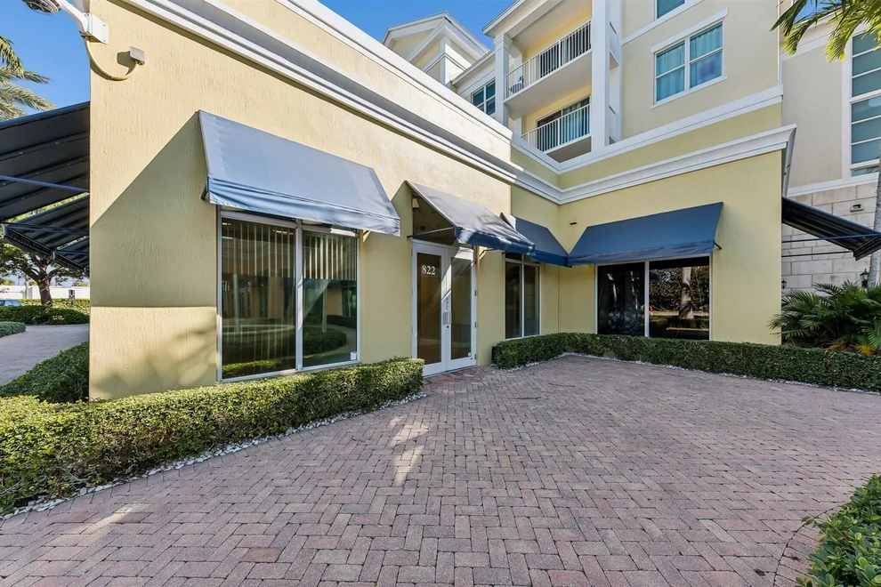 Unit for sale at 826 N Dixie Highway, Lantana, FL 33462