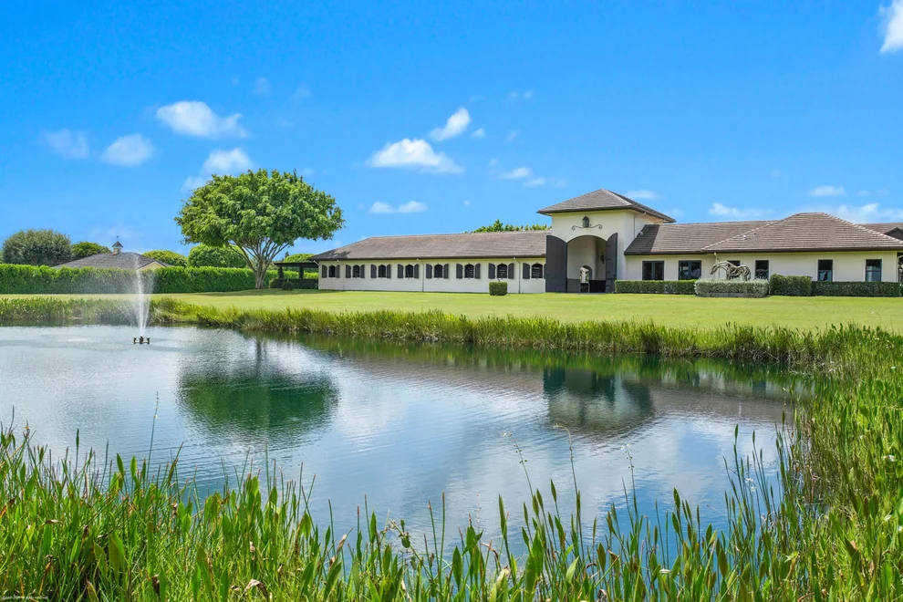 Unit for sale at 13900 53rd Road S, Wellington, FL 33449