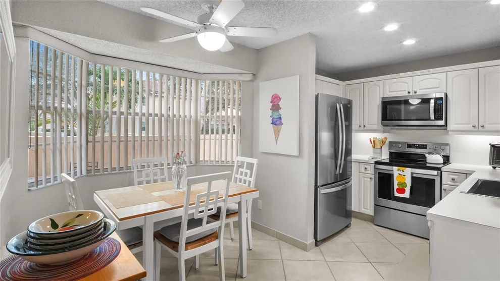 Unit for sale at 11431 Lakeview Drive, Coral Springs, FL 33071