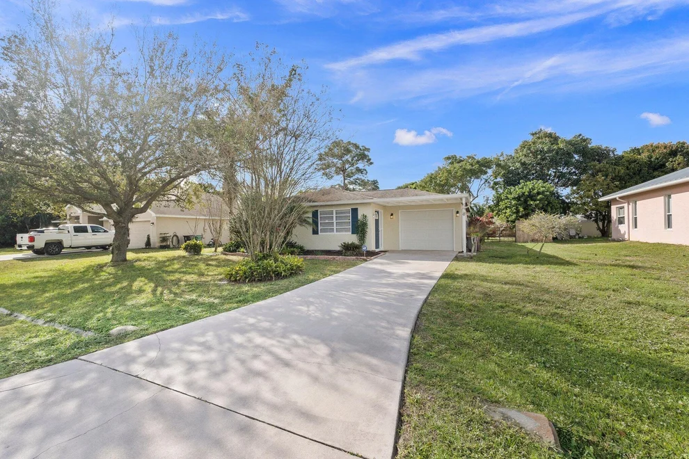 Unit for sale at 538 NW Riverside Drive, Port St Lucie, FL 34983