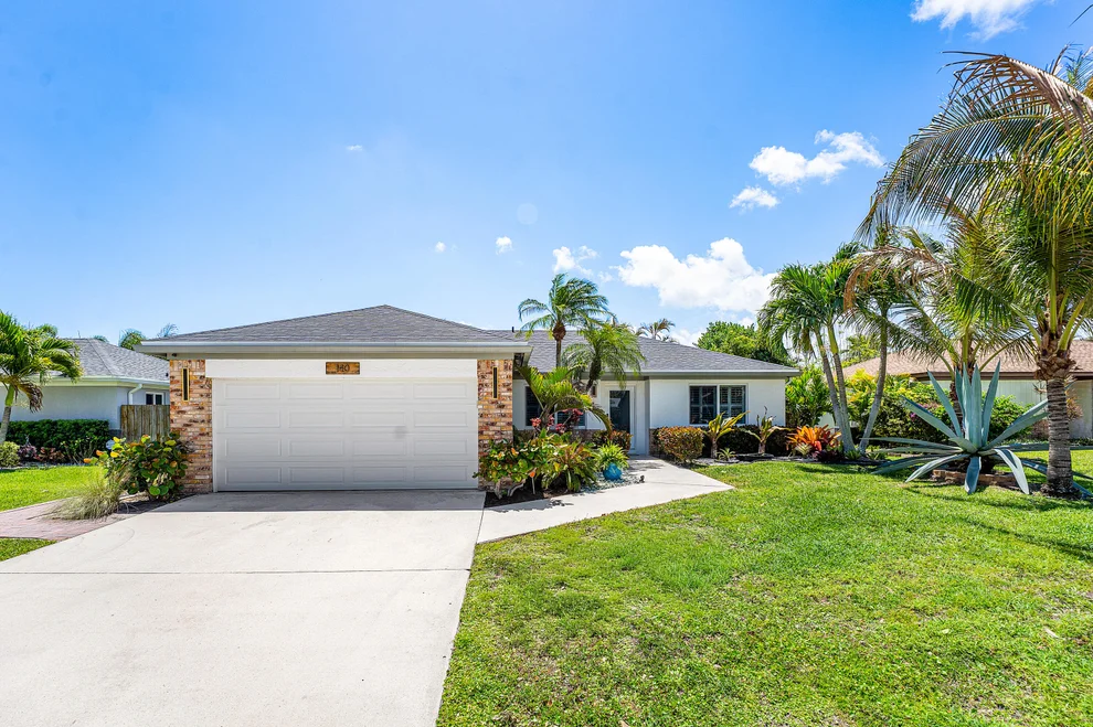 Unit for sale at 140 Arrowhead Circle, Jupiter, FL 33458