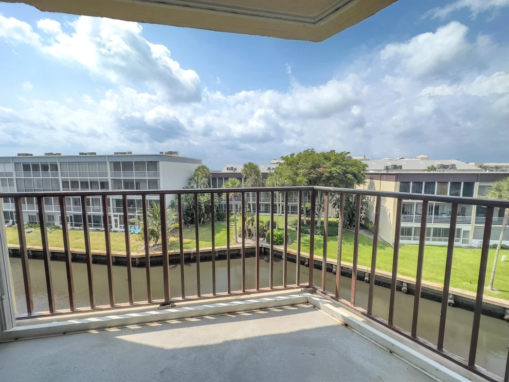 Unit for sale at 896 N Federal Highway, Lantana, FL 33462
