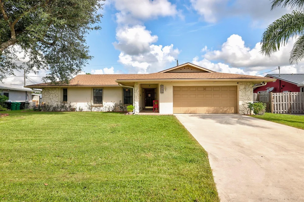 Unit for sale at 537 SE Brookside Terrace, Port St Lucie, FL 34983