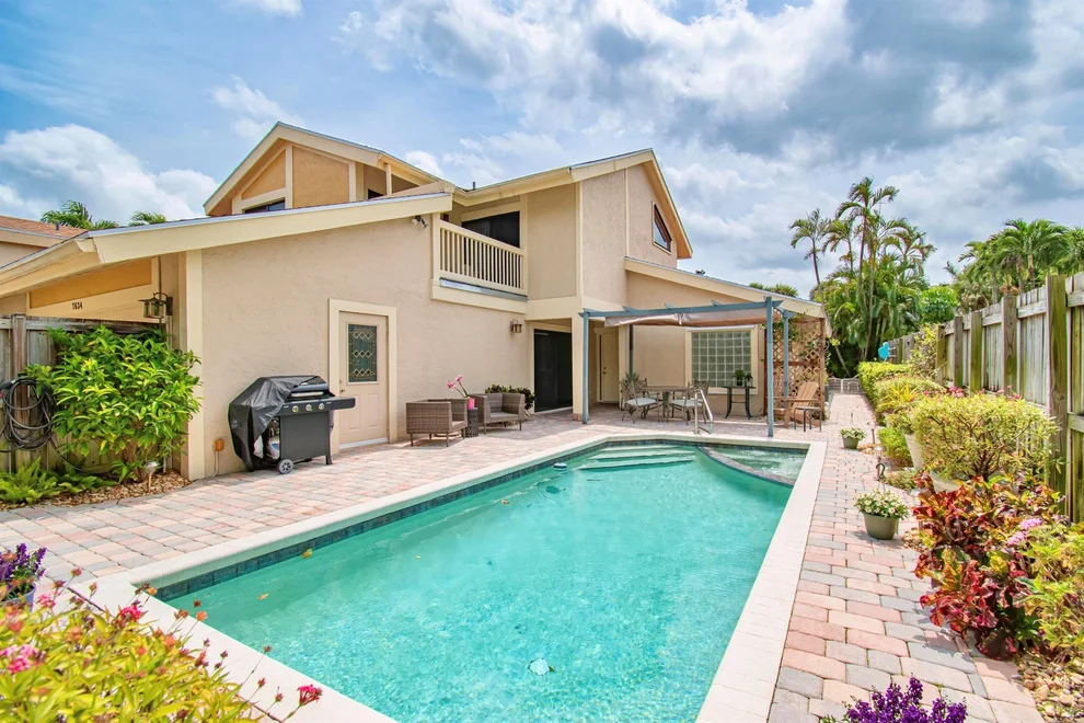 Unit for sale at 7634 Sierra Drive W, Boca Raton, FL 33433