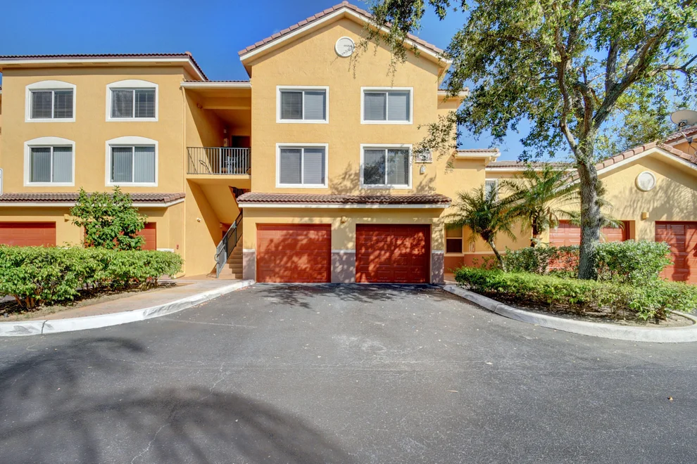 Unit for sale at 400 Scotia Drive, Hypoluxo, FL 33462