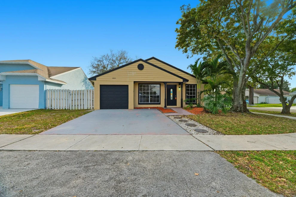 Unit for sale at 8666 SW 14th Street, Pembroke Pines, FL 33025