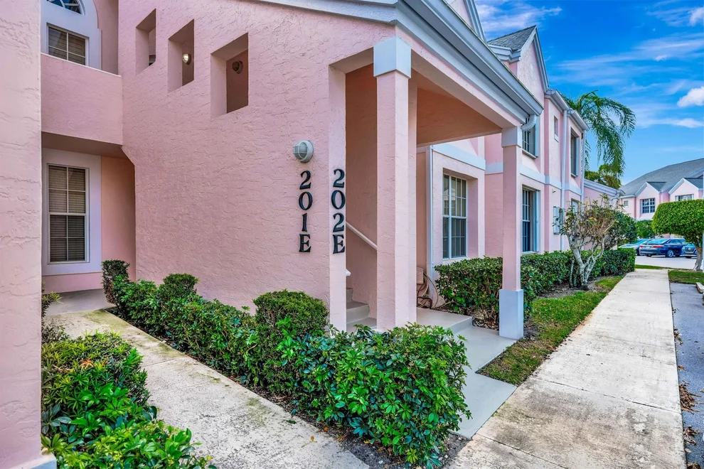 Unit for sale at 202 Muirfield Court, Jupiter, FL 33458