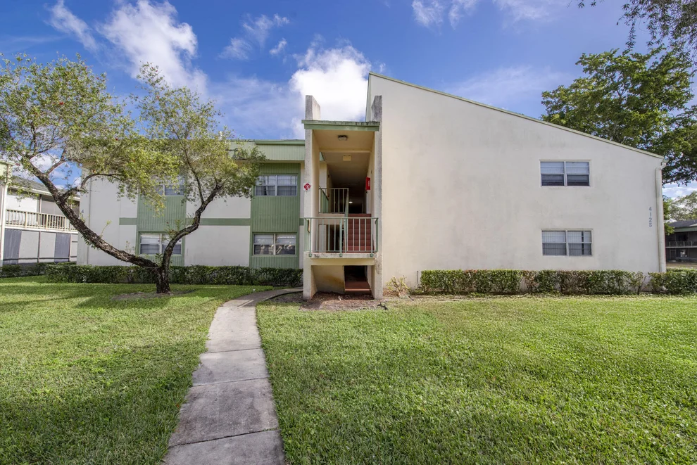 Unit for sale at 4125 NW 88th Avenue, Coral Springs, FL 33065