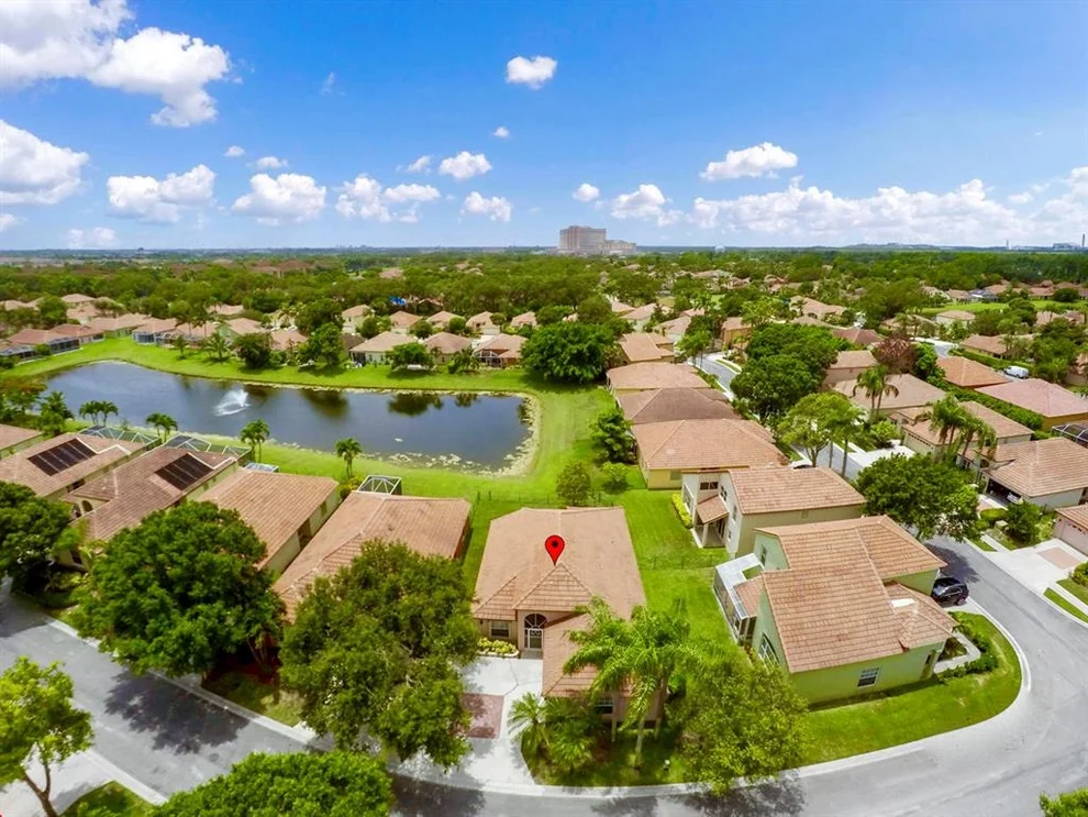 Unit for sale at 2043 Bonisle Circle, Riviera Beach, FL 33418