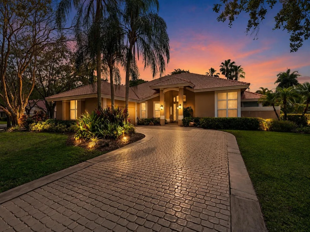 Unit for sale at 1207 Manor Drive S, Weston, FL 33326