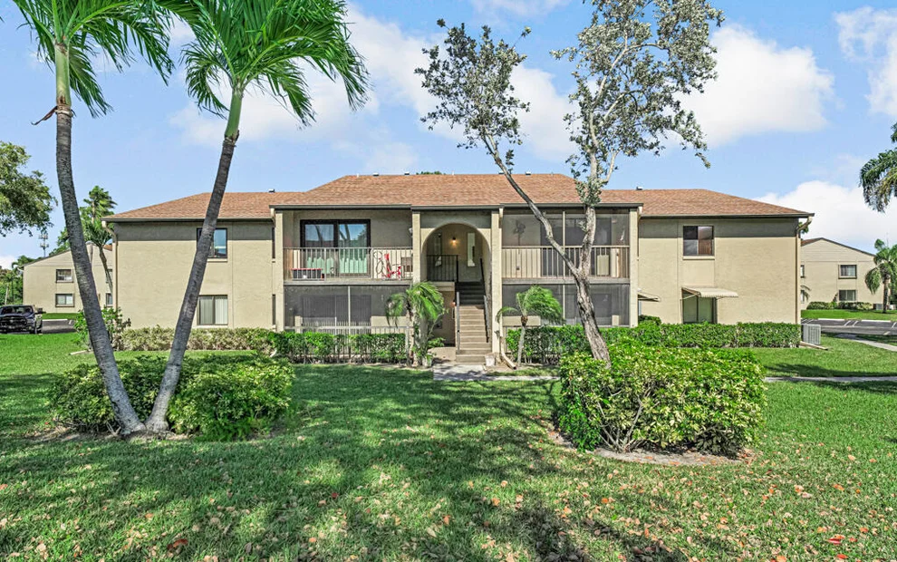 Unit for sale at 528 Shady Pine Way, Greenacres, FL 33415