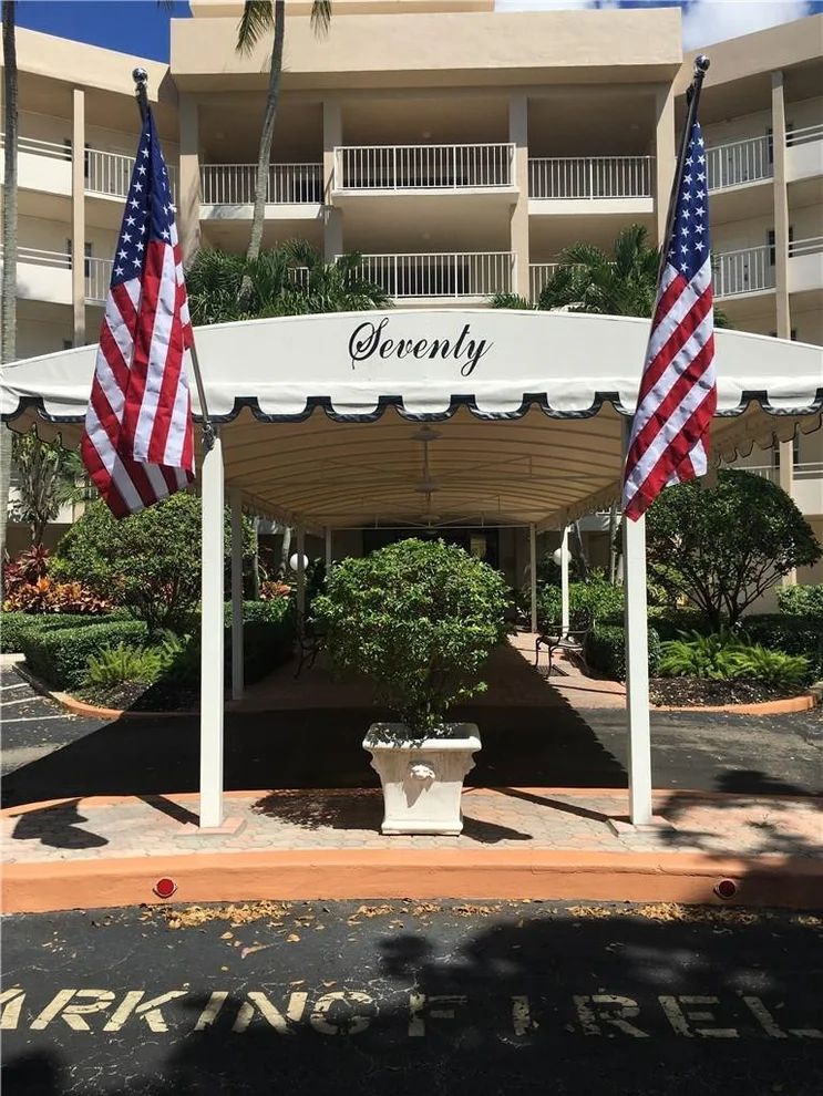 Unit for sale at 3800 Oaks Clubhouse Drive, Pompano Beach, FL 33069