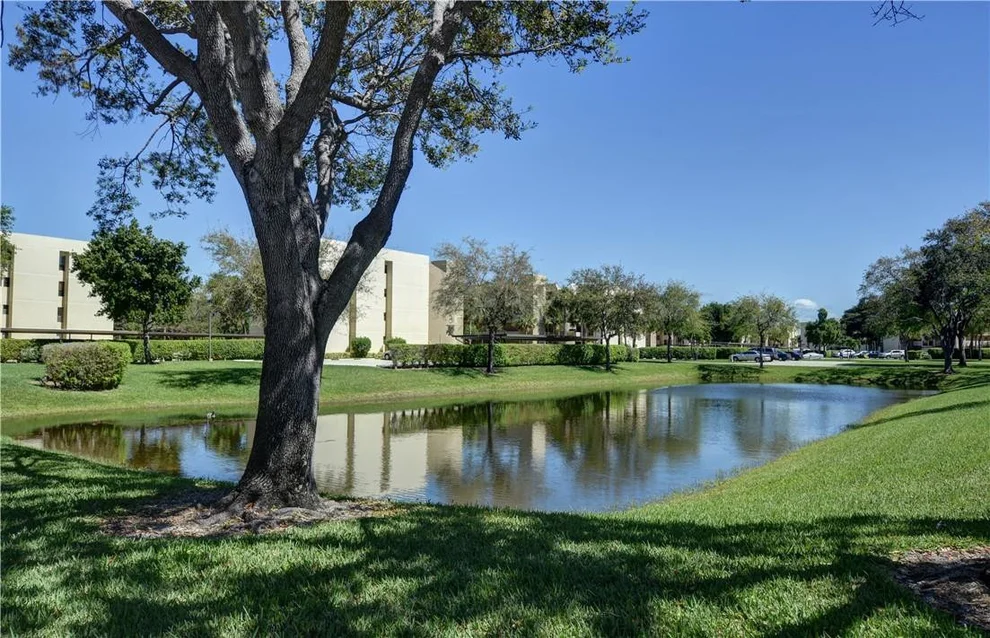 Unit for sale at 5800 Camino Del Sol, Boca Raton, FL 33433