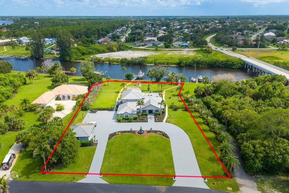 Unit for sale at 470 SE PINE Road, Port St Lucie, FL 34984