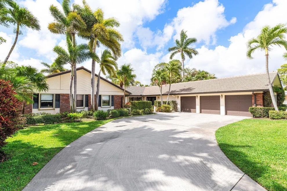 Unit for sale at 477 Glenbrook Drive, Atlantis, FL 33462