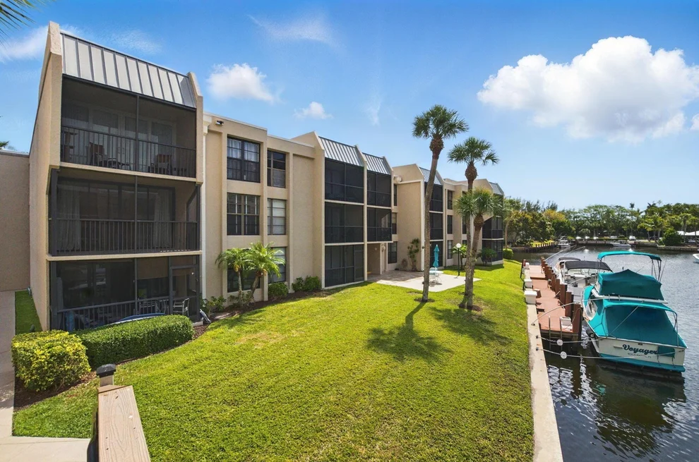 Unit for sale at 2 Royal Palm Way, Boca Raton, FL 33432