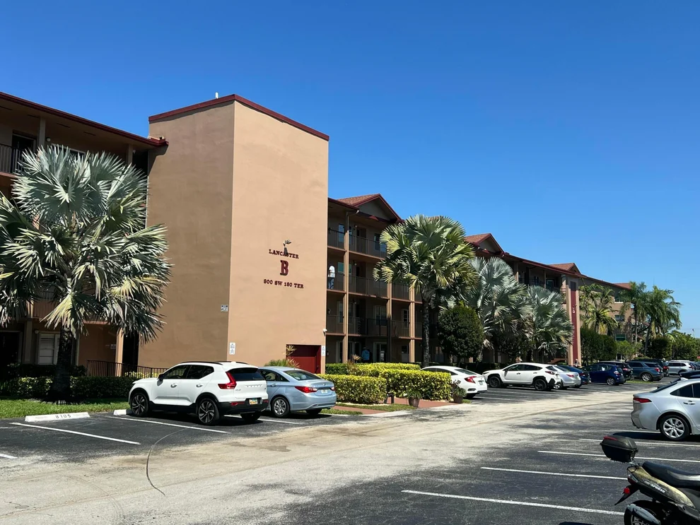 Unit for sale at 300 SW 130th Terrace, Pembroke Pines, FL 33027