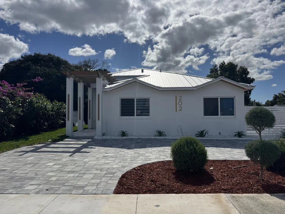 Unit for sale at 202 SE 4th Street, Delray Beach, FL 33483