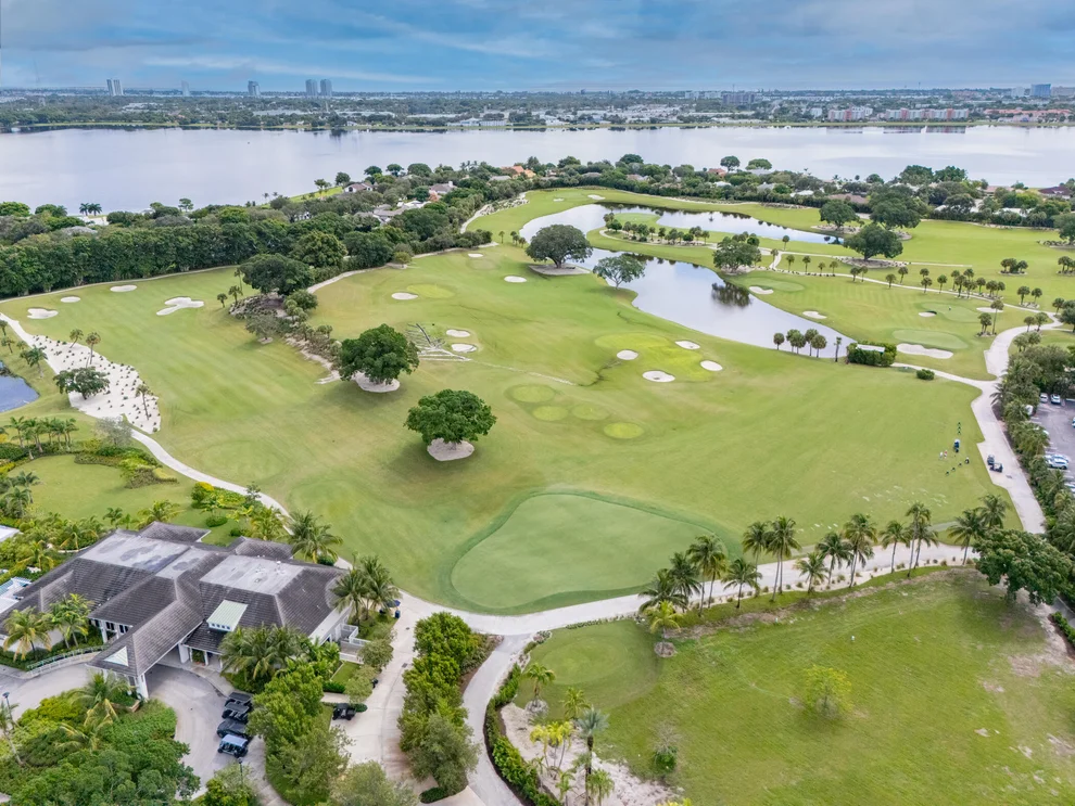 Unit for sale at 2400 Presidential Way, West Palm Beach, FL 33401
