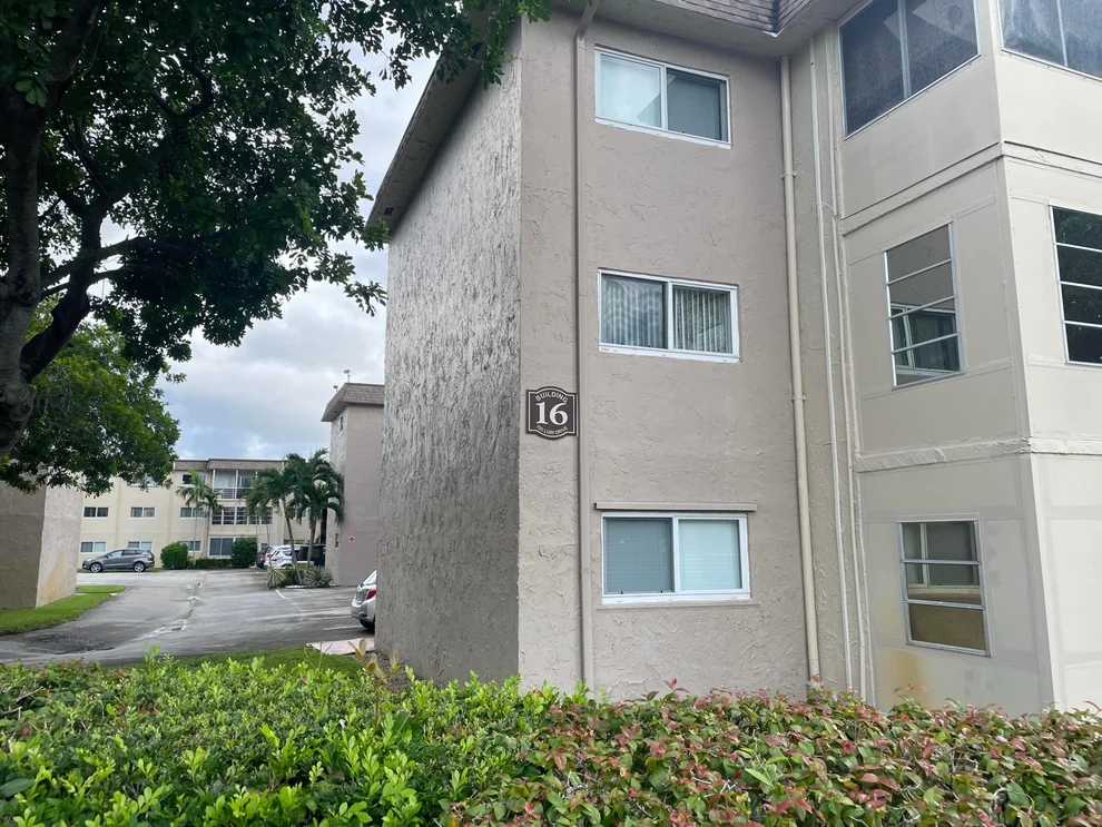 Unit for sale at 705 Lori Drive, Palm Springs, FL 33461