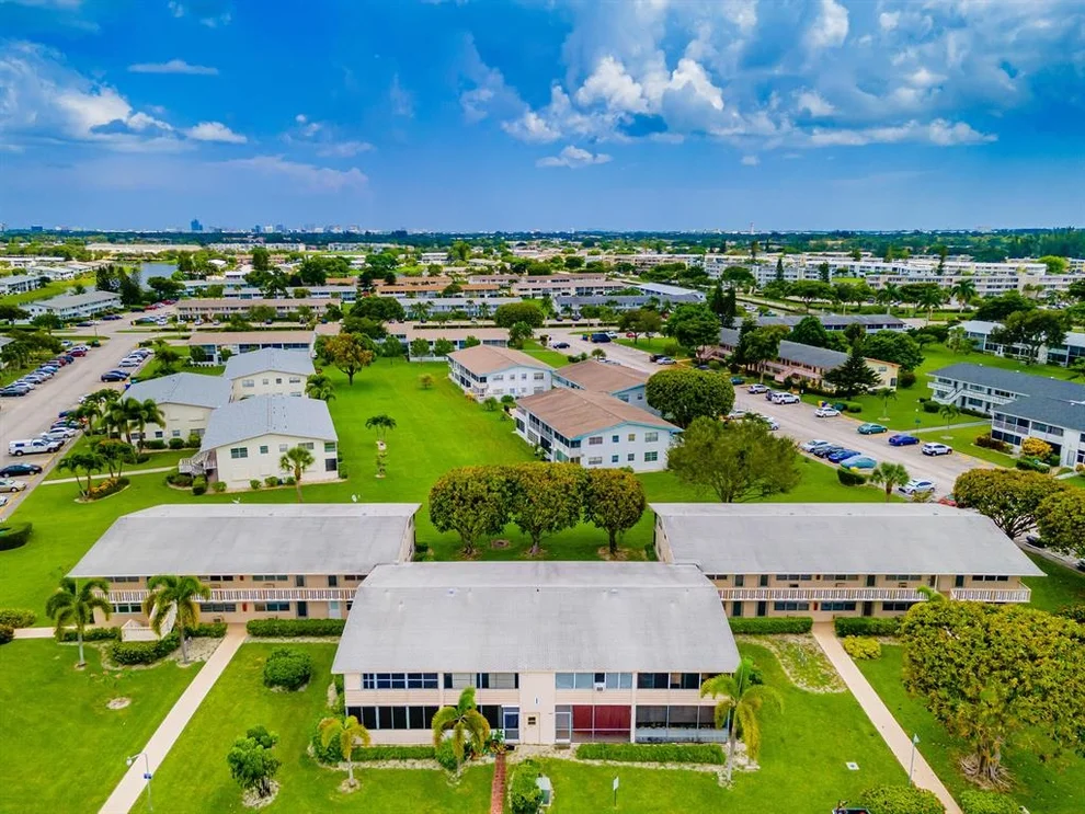 Unit for sale at 197 Camden I, West Palm Beach, FL 33417