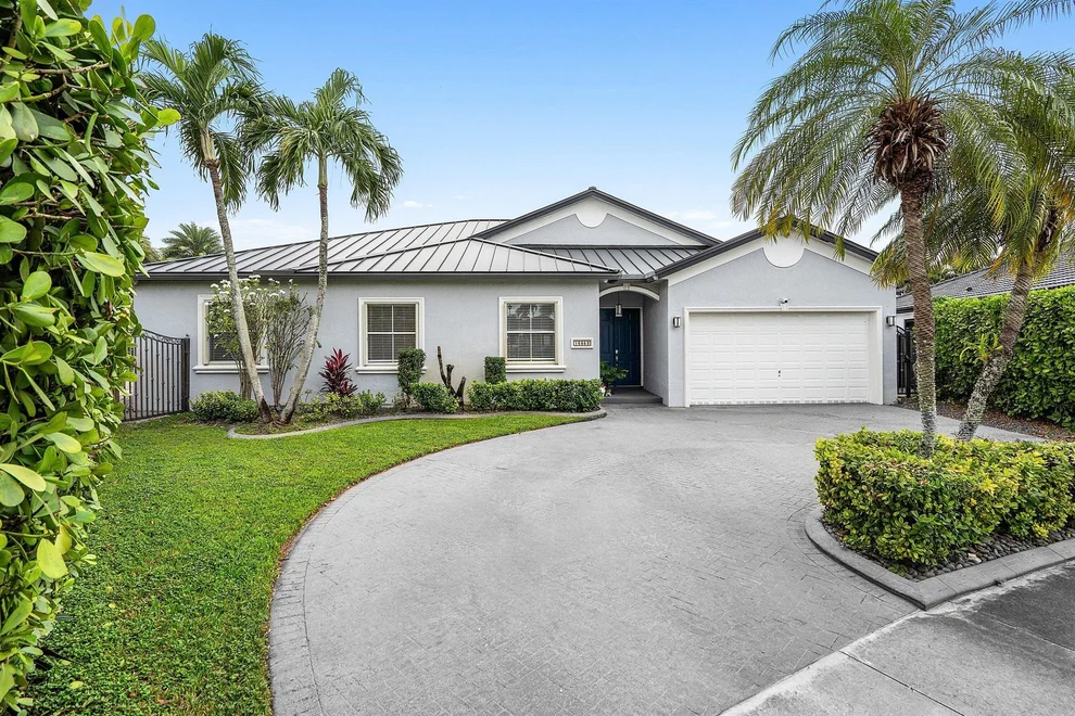 Unit for sale at 16852 NW 88th Path, Miami Lakes, FL 33018