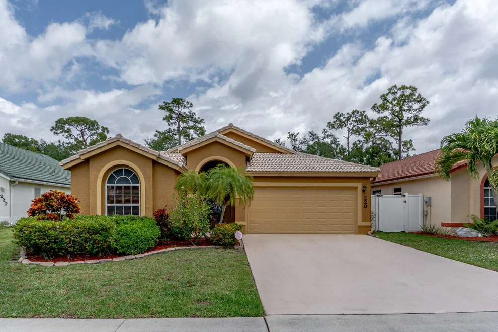 Unit for sale at 229 Preserve Court, Royal Palm Beach, FL 33411