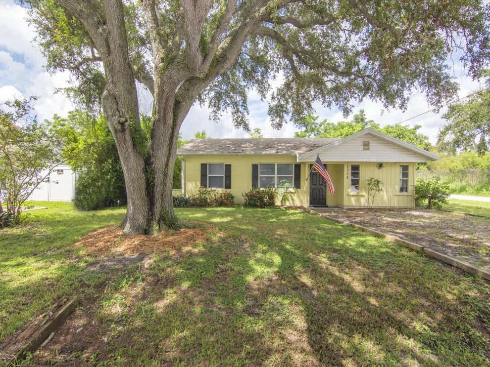 Unit for sale at 2303 2nd Court SE, Vero Beach, FL 32962