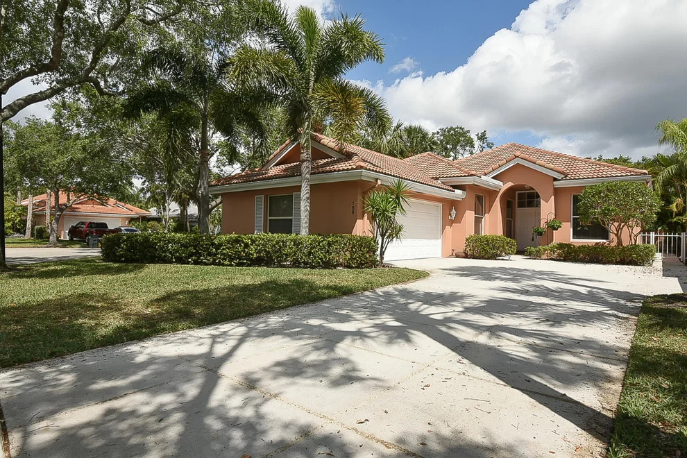 Unit for sale at 169 Hampton Circle, Jupiter, FL 33458