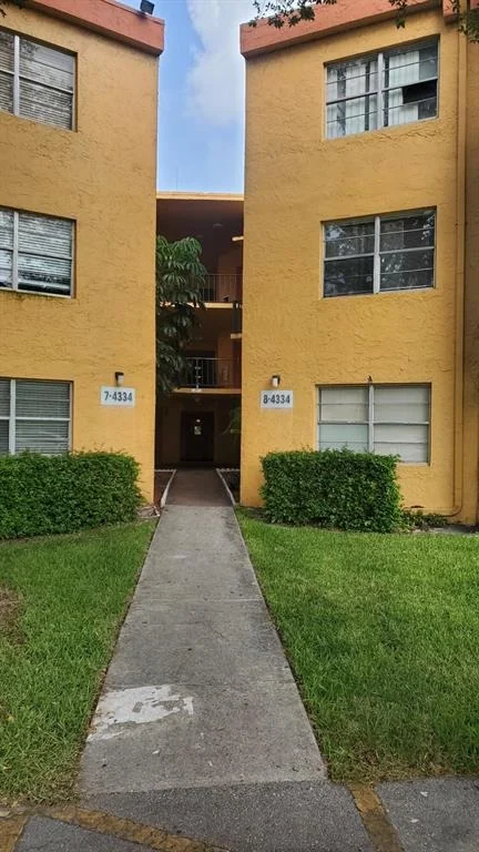 Unit for sale at 4334 NW 9th Avenue, Deerfield Beach, FL 33064