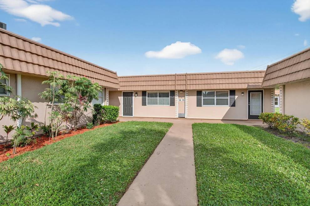 Unit for sale at 316 Seville N, Delray Beach, FL 33446