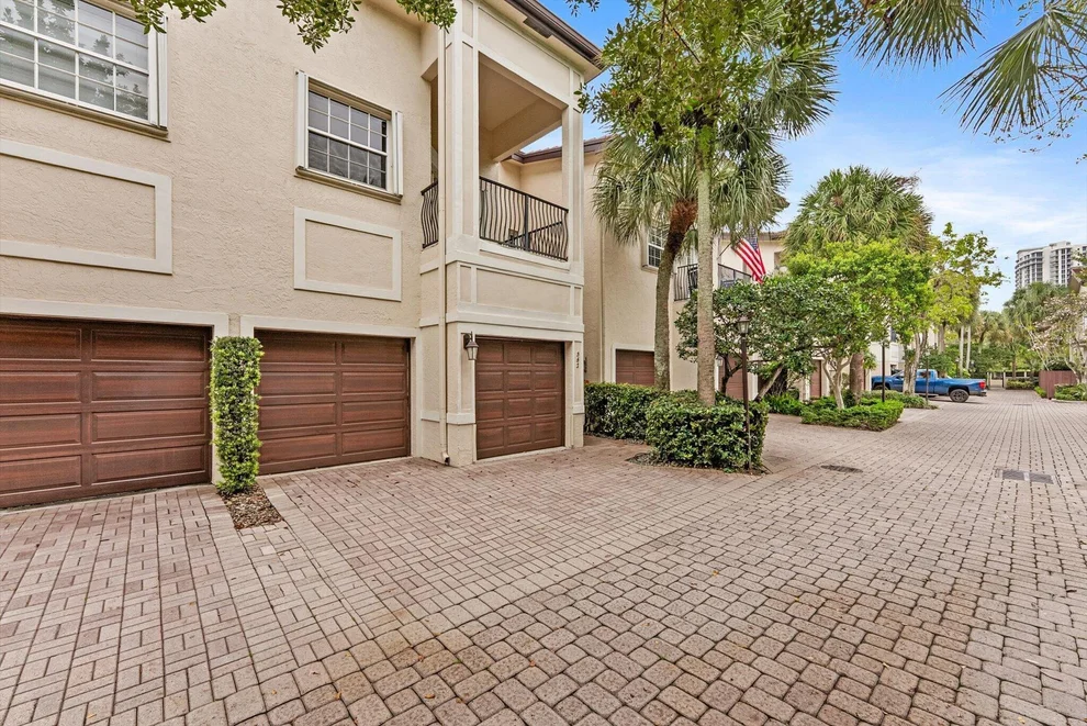 Unit for sale at 352 NE 7th Avenue, Fort Lauderdale, FL 33301